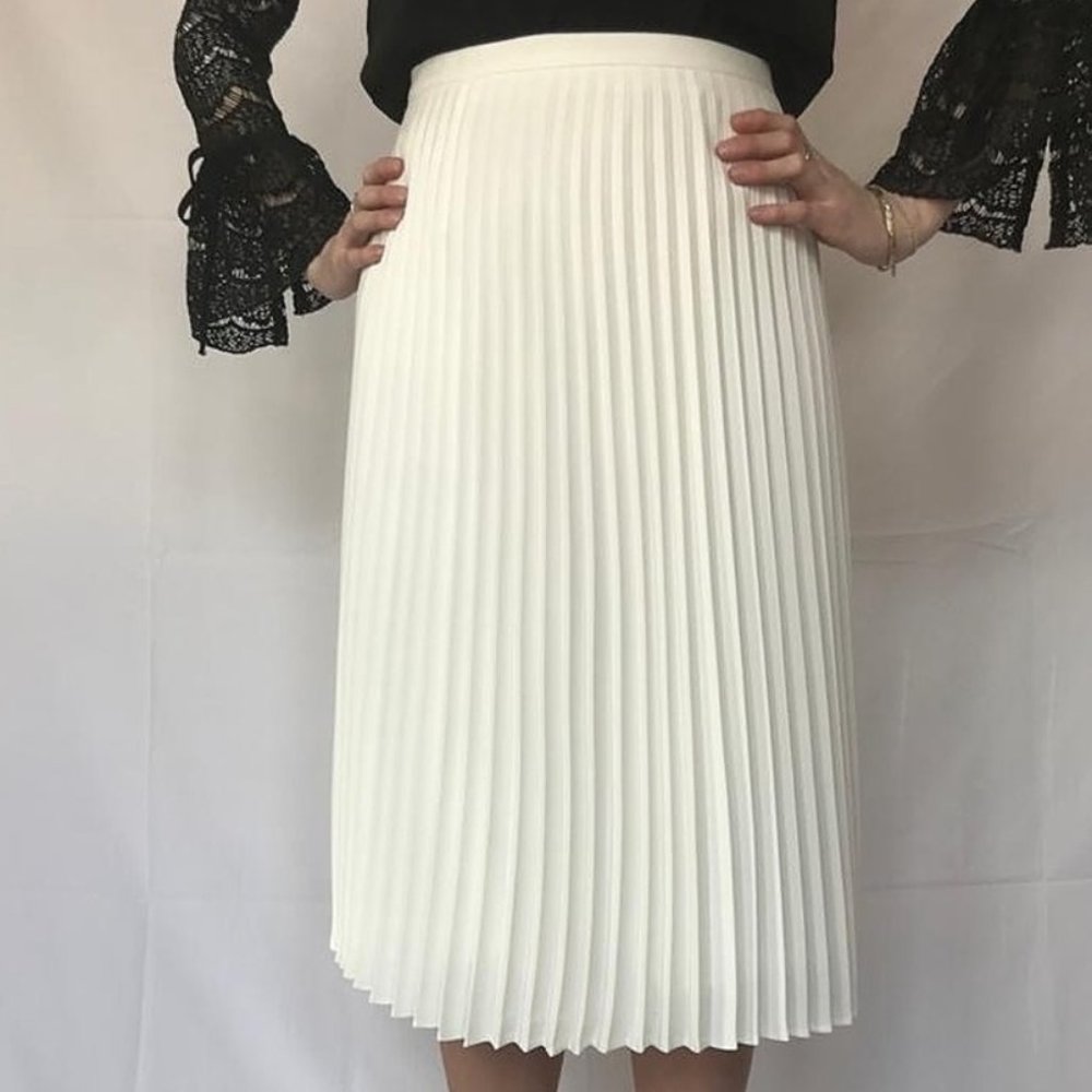 Mossaic Pleated Skirt 26"
